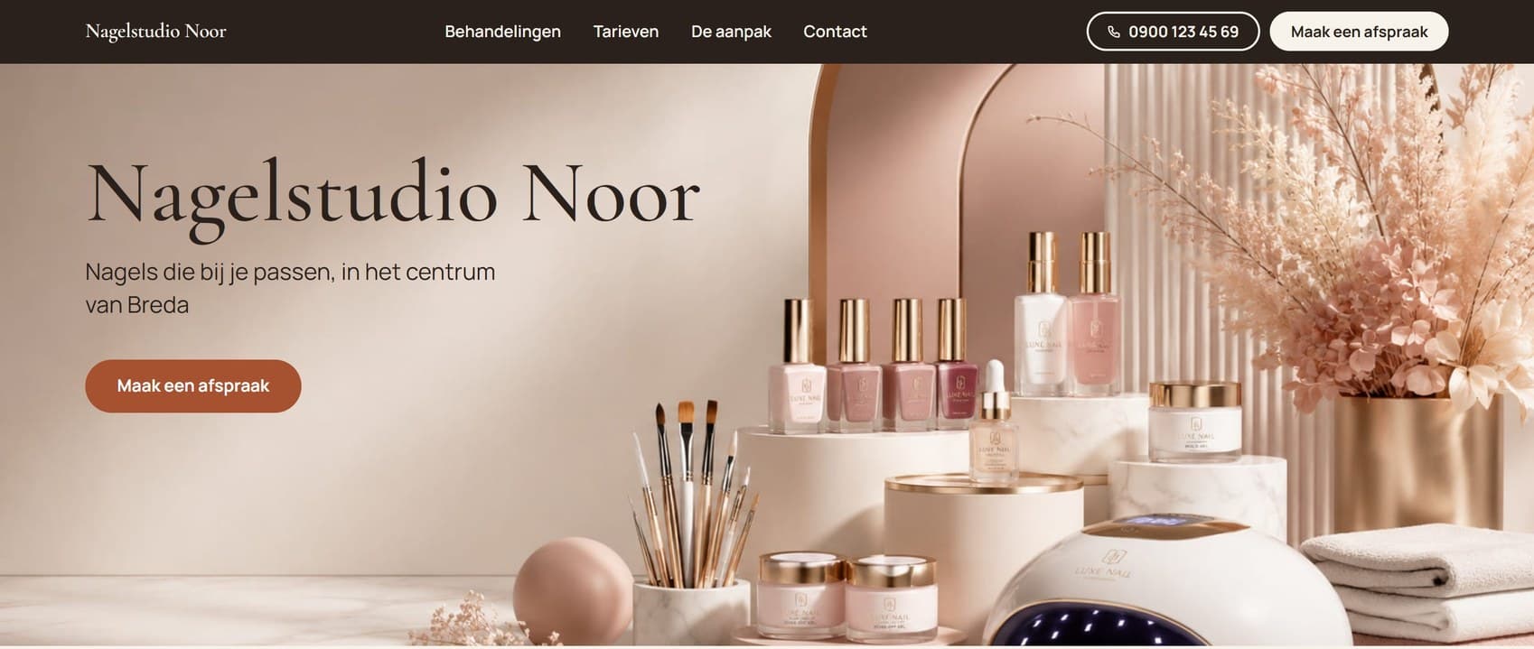 De bovenkant van de website van Nagelstudio Noor